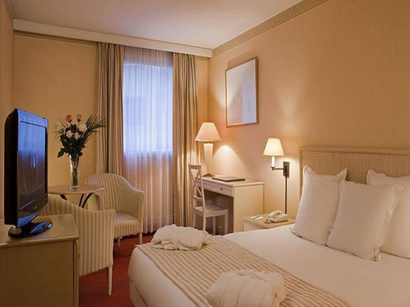 Auteuil Tour Eiffel 4* Parijs